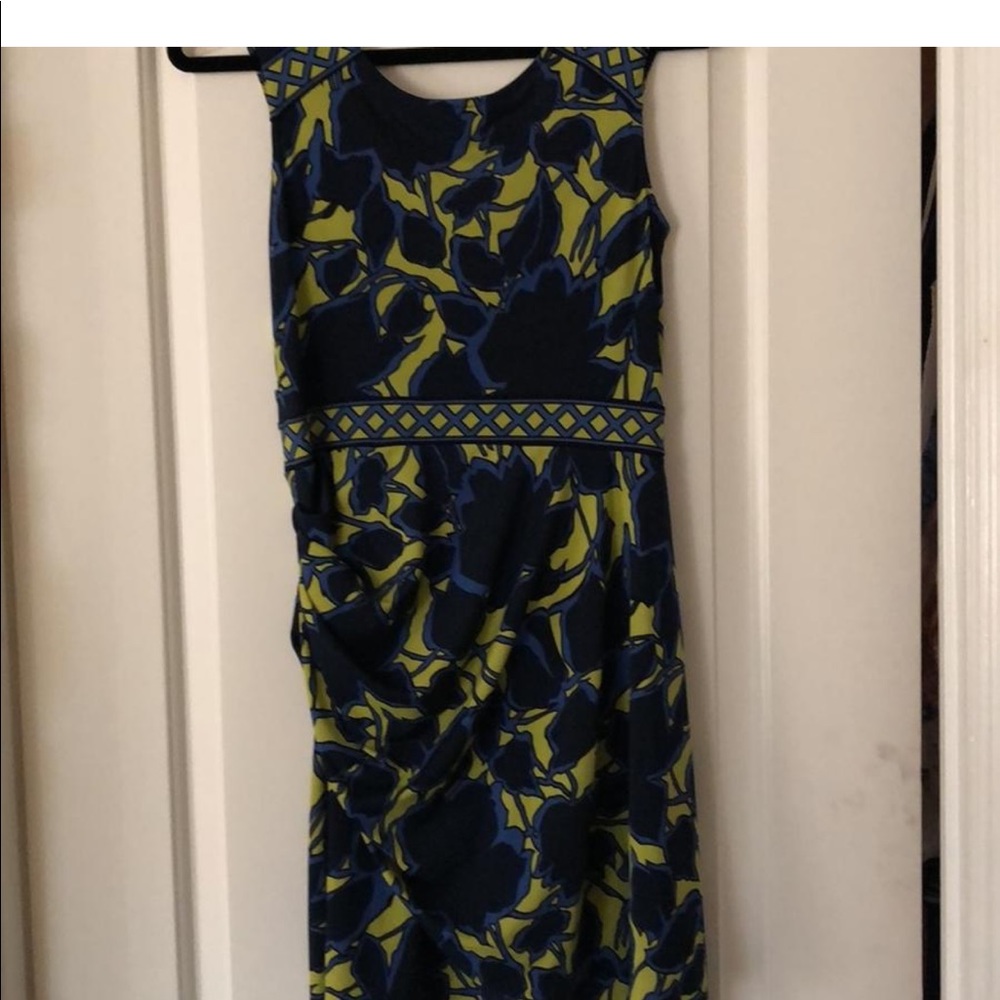 Dress - Picture 4 of 8